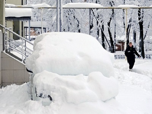 В Краснодаре инвалид показал коммунальщикам, как надо бороться со снегом