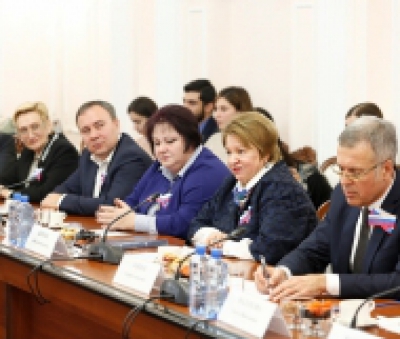 В День Конституции РФ глава региона встретился с представителями краевого Совета по развитию гражданского общества и правам человека.