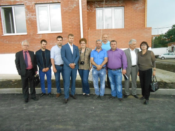 Рабочая поездка представителя ЦОК в Черноморское городское поселение по вопросам переселения граждан из аварийного жилья