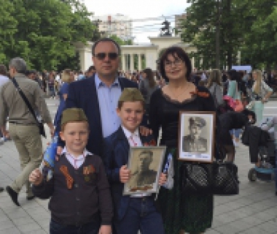 9 мая представители Союза «КККЖС» Владимир Колпаков и Ирина Сташевская приняли участие в общественной акции-шествии «Бессмертный полк»