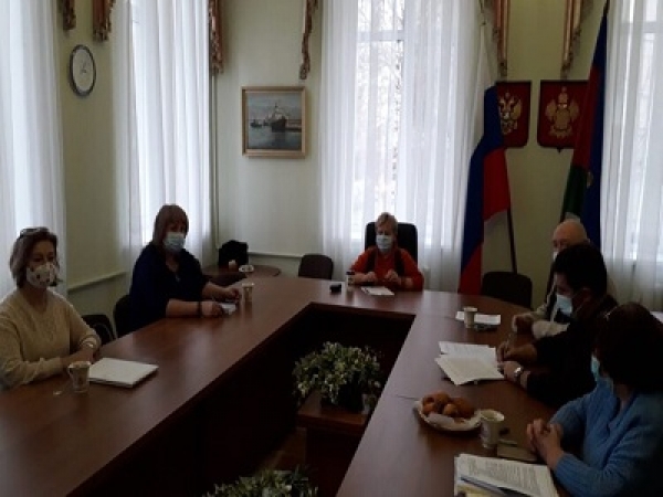 В преддверии встречи с губернатором Краснодарского края Вениамином Кондратьевым члены комиссий Совета провели объединенное заседание
