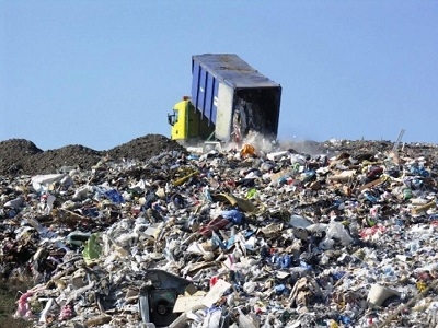 Отходы от кассы: плату за вывоз мусора снизят по федеральной схеме